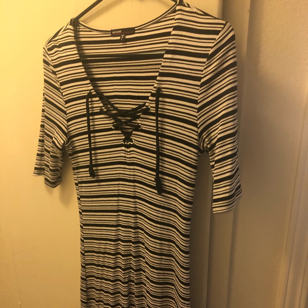 Dress 🖤 - Picture 2 of 2